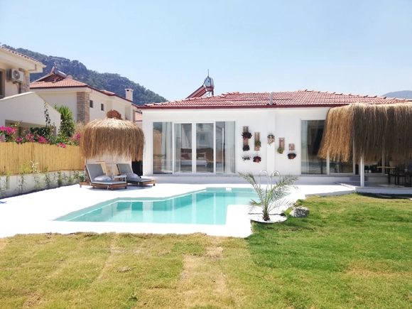  gece  -  Kasım
  | Dalyan'da Romantik Balayı ve Aile Tatili İçin Bahçeli Villa - 2 Kişilik Kapasite
