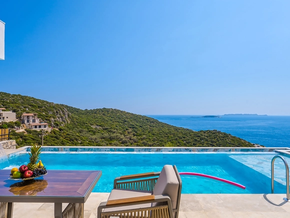  gece  -  Kasım
  | Kaş Yeniköy’de Deniz Manzaralı, Jakuzili Balayı ve Aile Villası – 4 Kişilik Tatil İçin İdeal Seçim
