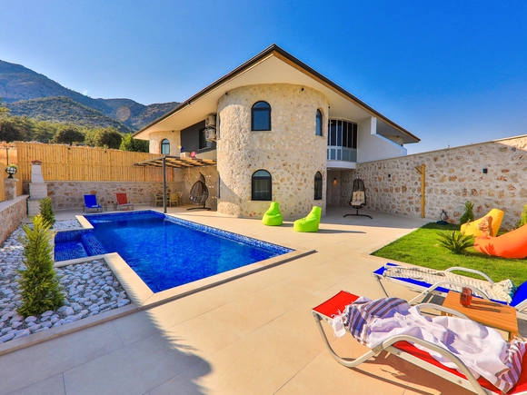  gece  -  Kasım
  | Seydikemer Karadere’de Hamamlı, Saunalı Lüks Villa