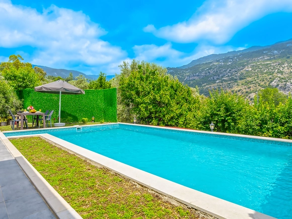  gece  -  Kasım
  | Kalkan İslamlar'da Jakuzili, Muhafazakar Villa: Doğayla İç İçe Tatil