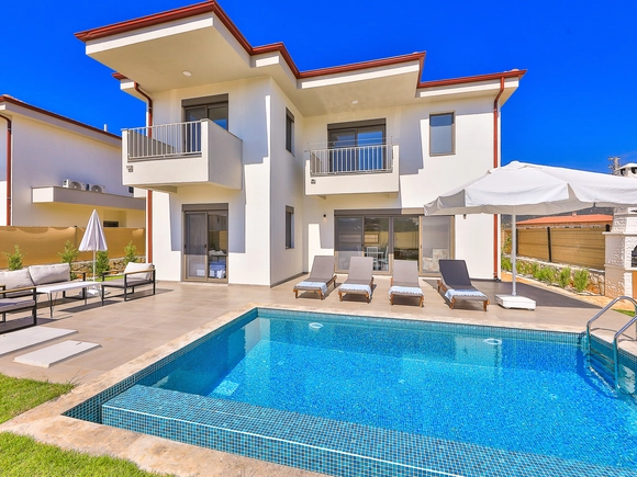 gece - Kasım
| Kaş Çukurbağ'da Modern ve Korunaklı Villa Kiralama