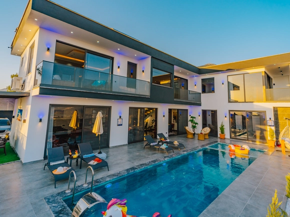  gece  -  Kasım
  | Kaş Kalkan Çavdır’da Muhafazakar ve Lüks Villa Tatili