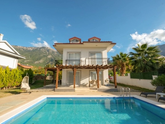 gece - Kasım
| Fethiye Ovacık'ta Doğa İçinde Geniş Aileler İçin Lüks, Özel Havuzlu Villa