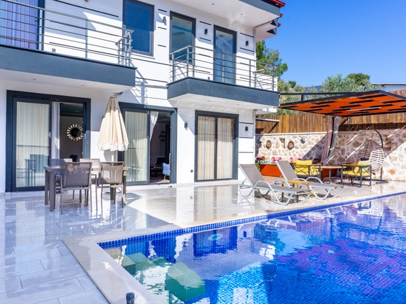 gece - Kasım
| Kalkan Patara'da Muhafazakar Villada Özel Havuzlu Tatil – 5 Kişilik Konfor