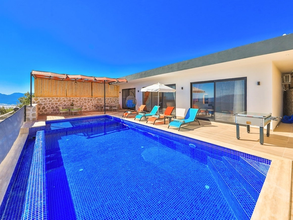  gece  -  Kasım
  | Kalkan İslamlar’da Jakuzili ve Korunaklı Havuzlu Tatil Villası