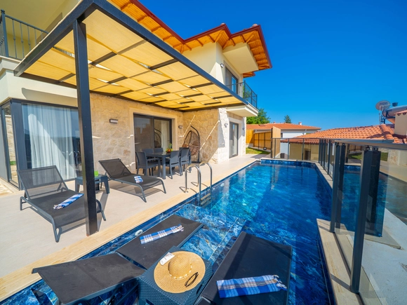  gece  -  Kasım
  | Villa Kaş Çukurbağ’da Muhafazakar, Özel Havuzlu 6 Kişilik Kiralık Villa