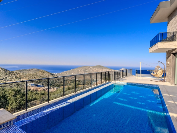  gece  -  Kasım
  | Kalkan Kördere’de Deniz Manzaralı, Hamam ve Sauna’lı Lüks Villa