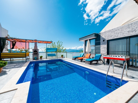  gece  -  Kasım
  | Kalkan Yeşilköy'de Doğayla İç İçe Muhafazakar Villa Tatili