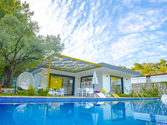  gece  -  Kasım
  | Kalkan İslamlar'da Korunaklı Aile Villası: 5 Kişilik Özel Havuzlu Tatil Cenneti