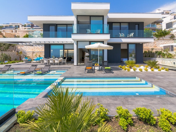 gece  -  Kasım
  | Kalkan Merkezde Ultra Lüks Villa: Deniz Manzaralı Havuz, 8 Kişilik