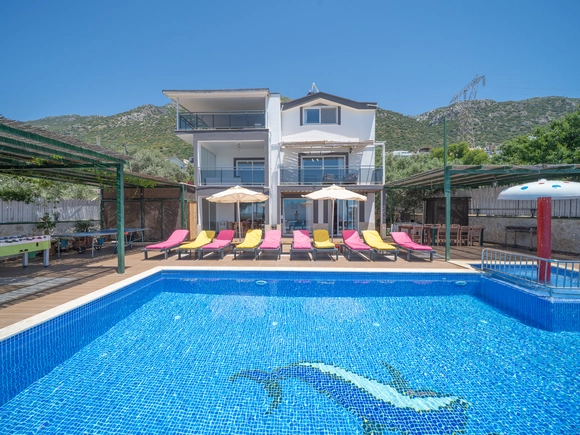  gece  -  Kasım
  | Kalkan'da Lüks Villa: Deniz Manzaralı, Isıtmalı Havuzlu, 14 Kişilik