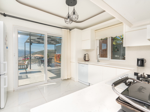 gece - Kasım
| Kalkan Kızıltaş’ta Jakuzili, Deniz Manzaralı Lüks Villa | Villa Badem 6 Kişilik Kiralık Tatil Evi