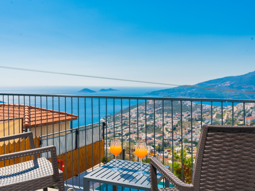  gece  -  Kasım
  | Kalkan Kızıltaş’ta Jakuzili, Deniz Manzaralı Lüks Villa | Villa Badem 6 Kişilik Kiralık Tatil Evi