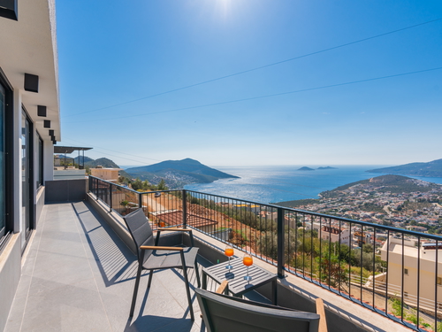  gece  -  Kasım
  | Kalkan Kızıltaş’ta Jakuzili, Deniz Manzaralı Lüks Villa | Villa Badem 6 Kişilik Kiralık Tatil Evi