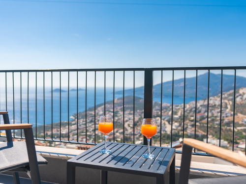 gece - Kasım
| Kalkan Kızıltaş’ta Jakuzili, Deniz Manzaralı Lüks Villa | Villa Badem 6 Kişilik Kiralık Tatil Evi
