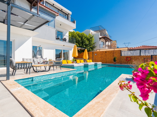 gece - Kasım
| Kalkan Kızıltaş’ta Jakuzili, Deniz Manzaralı Lüks Villa | Villa Badem 6 Kişilik Kiralık Tatil Evi
