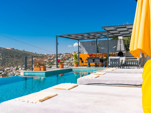 gece  -  Kasım
  | Kalkan Kızıltaş’ta Jakuzili, Deniz Manzaralı Lüks Villa | Villa Badem 6 Kişilik Kiralık Tatil Evi