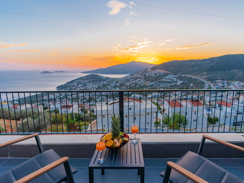  gece  -  Kasım
  | Kalkan Kızıltaş’ta Jakuzili, Deniz Manzaralı Lüks Villa | Villa Badem 6 Kişilik Kiralık Tatil Evi