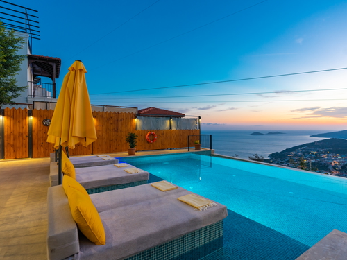  gece  -  Kasım
  | Kalkan Kızıltaş’ta Jakuzili, Deniz Manzaralı Lüks Villa | Villa Badem 6 Kişilik Kiralık Tatil Evi
