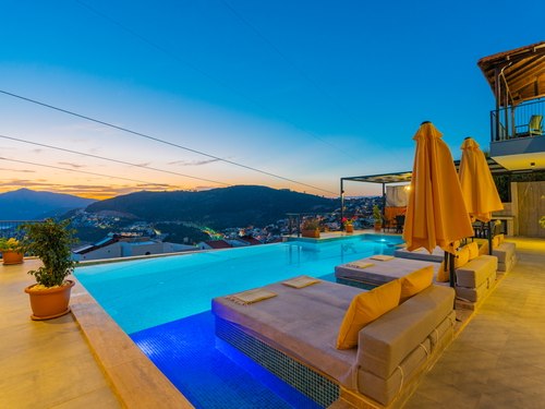 gece - Kasım
| Kalkan Kızıltaş’ta Jakuzili, Deniz Manzaralı Lüks Villa | Villa Badem 6 Kişilik Kiralık Tatil Evi