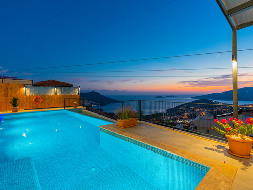  gece  -  Kasım
  | Kalkan Kızıltaş’ta Jakuzili, Deniz Manzaralı Lüks Villa | Villa Badem 6 Kişilik Kiralık Tatil Evi