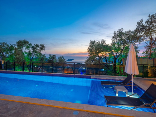 gece - Kasım
| Kalkan Kördere'de Romantik Balayı ve Aile Villası: Doğa ve Deniz Manzaralı Özel Havuzlu Lüks Kaçamak
