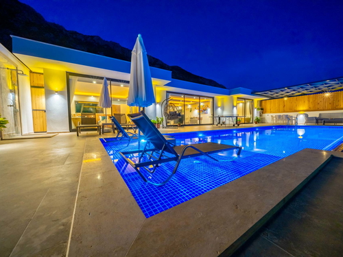 gece - Kasım
| Kalkan Kördere'de Romantik Balayı ve Aile Villası: Doğa ve Deniz Manzaralı Özel Havuzlu Lüks Kaçamak