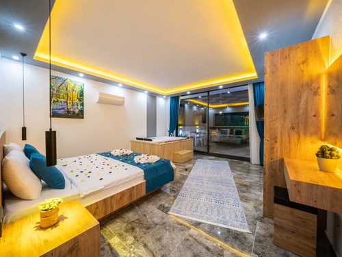 gece - Kasım
| Kalkan Kördere'de Romantik Balayı ve Aile Villası: Doğa ve Deniz Manzaralı Özel Havuzlu Lüks Kaçamak