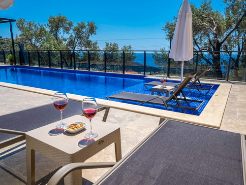 gece - Kasım
| Kalkan Kördere'de Romantik Balayı ve Aile Villası: Doğa ve Deniz Manzaralı Özel Havuzlu Lüks Kaçamak