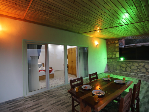  gece  -  Kasım
  | Kalkan Ordu'da Romantik Tatil: Jakuzili ve Özel Havuzlu Villa