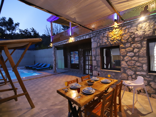  gece  -  Kasım
  | Kalkan Ordu'da Romantik Tatil: Jakuzili ve Özel Havuzlu Villa