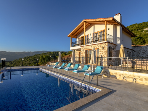  gece  -  Kasım
  | Kalkan Sarıbelen Villa Kiralama: Isıtmalı, Korunaklı Havuzlu, Doğa İçinde, 6 Kişilik