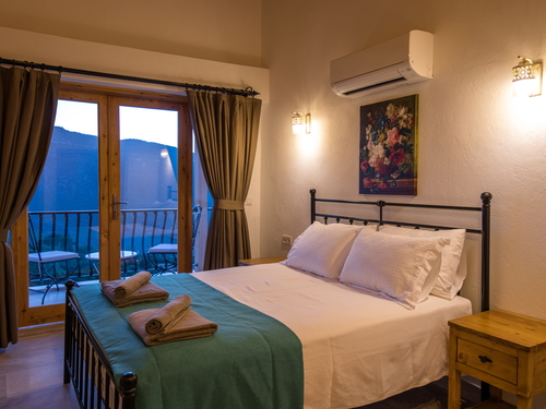  gece  -  Kasım
  | Kalkan Sarıbelen Villa Kiralama: Isıtmalı, Korunaklı Havuzlu, Doğa İçinde, 6 Kişilik