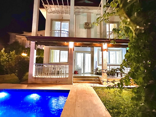 gece - Kasım
| Fethiye Ovacık’ta 4 Kişilik Villa, Özel Havuz ve Jakuzi ile Romantik Tatil