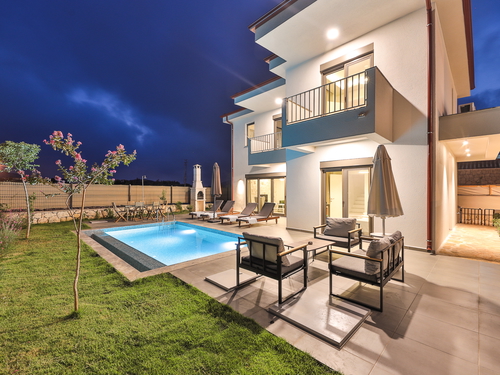  gece  -  Kasım
  | Kaş Çukurbağ'da Modern, Korunaklı 6 Kişilik Lüks Villa
