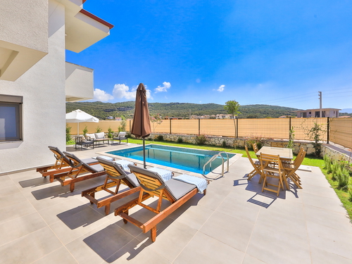  gece  -  Kasım
  | Kaş Çukurbağ'da Modern, Korunaklı 6 Kişilik Lüks Villa