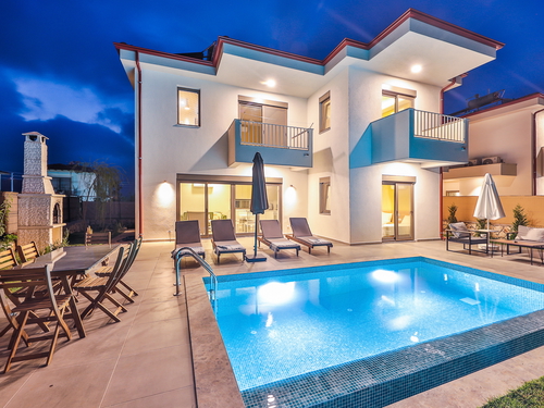  gece  -  Kasım
  | Kaş Çukurbağ'da Modern, Korunaklı 6 Kişilik Lüks Villa