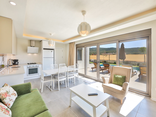  gece  -  Kasım
  | Kaş Çukurbağ'da Modern, Korunaklı 6 Kişilik Lüks Villa
