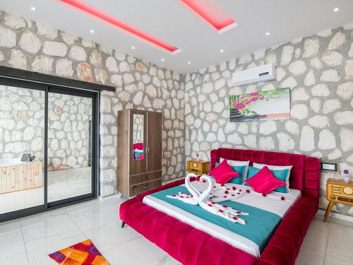 gece - Kasım
| Kalkan Üzümlü Balayı Villası (2 Kişilik, Muhafazakar, Isıtmalı Kapalı Havuz)