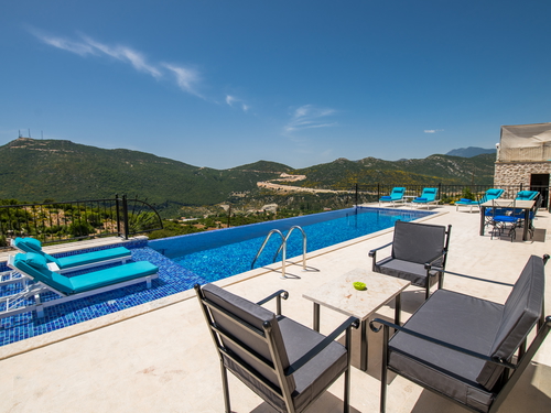  gece  -  Kasım
  | Kalkan Sarıbelen Isıtmalı Havuzlu Villa (6 Kişilik, Doğa İçinde)