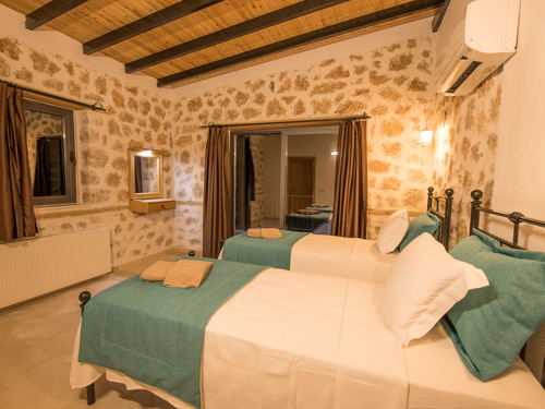  gece  -  Kasım
  | Kalkan Sarıbelen Isıtmalı Havuzlu Villa (6 Kişilik, Doğa İçinde)