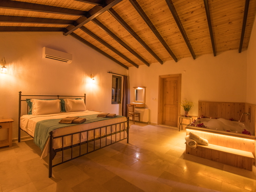  gece  -  Kasım
  | Kalkan Sarıbelen Isıtmalı Havuzlu Villa (6 Kişilik, Doğa İçinde)