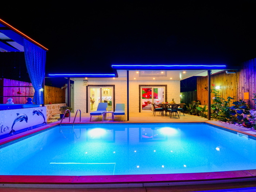  gece  -  Kasım
  | Kalkan Üzümlü Muhafazakar Villa (2 Kişilik, Özel Havuzlu, Jakuzili)