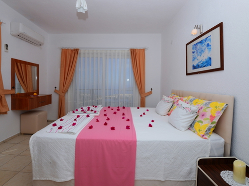  gece  -  Kasım
  | Kalkan Kördere Deniz Manzaralı Villa: Zeytin Ağaçları İçinde, 7 Kişilik
