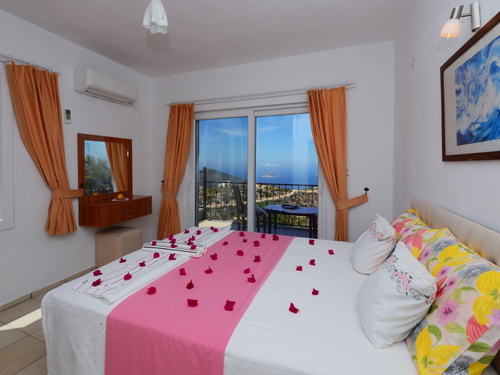  gece  -  Kasım
  | Kalkan Kördere Deniz Manzaralı Villa: Zeytin Ağaçları İçinde, 7 Kişilik
