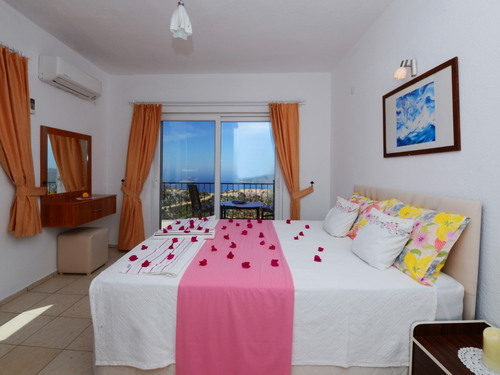  gece  -  Kasım
  | Kalkan Kördere Deniz Manzaralı Villa: Zeytin Ağaçları İçinde, 7 Kişilik