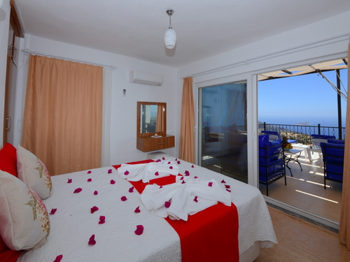  gece  -  Kasım
  | Kalkan Kördere Deniz Manzaralı Villa: Zeytin Ağaçları İçinde, 7 Kişilik