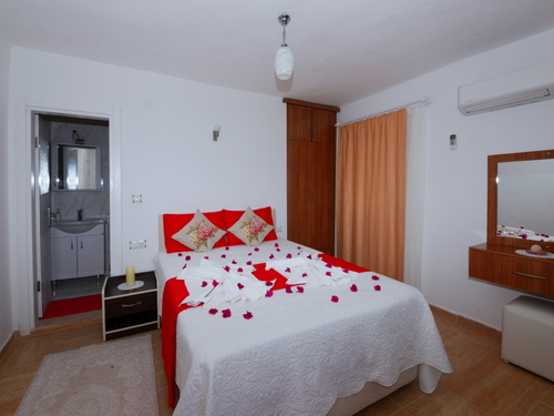  gece  -  Kasım
  | Kalkan Kördere Deniz Manzaralı Villa: Zeytin Ağaçları İçinde, 7 Kişilik