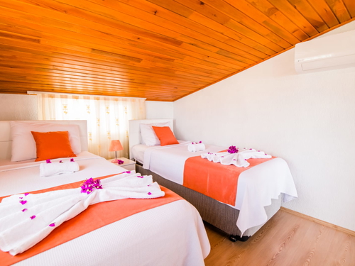  gece  -  Kasım
  | Kalkan Kördere Villa (8 Kişilik, Deniz Manzaralı, Jakuzili Seçenekli)