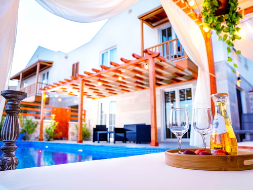  gece  -  Kasım
  | Kalkan İncebel Villa (4 Kişilik, Deniz Manzaralı, Jakuzili, Özel Havuzlu, Site)